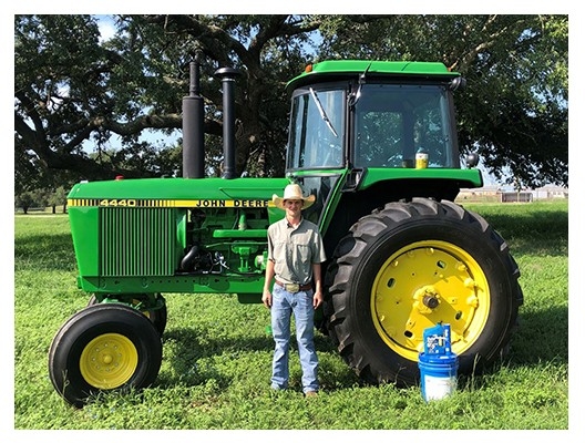 2020 grand champion winning tractor 1968 Minneapolis Moline G1000 Vista