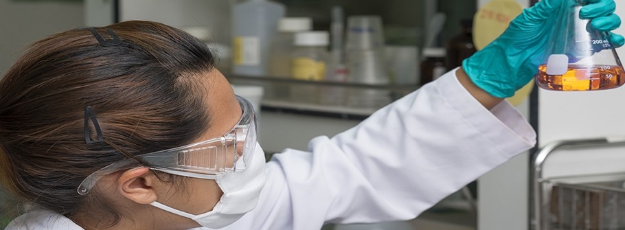 Used oil analysis: Proper sampling produces more reliable results Lab worker