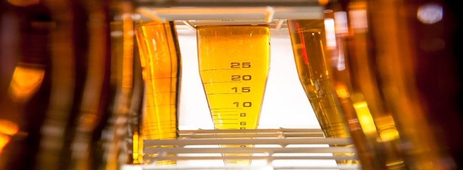 Monitoring oil