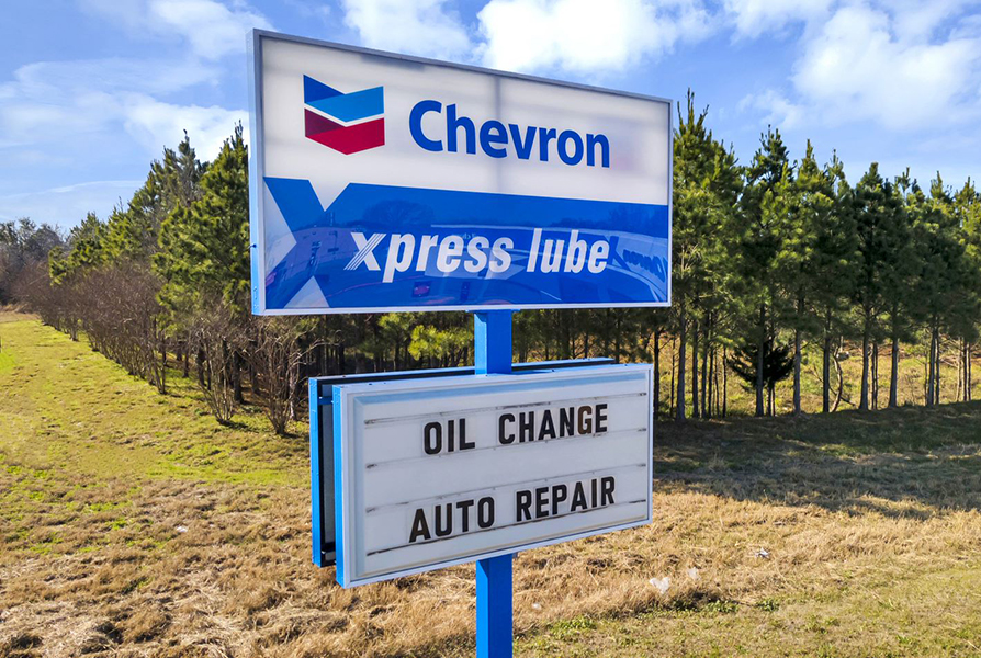 Chevron sign